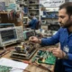 راهنمای تخصصی رفع صدای سوت فرکانس بالا در بردهای سوئیچینگ UPS و عیب‌یابی عدم انتقال سریع کلید STS