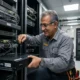 تفاوت UPS تاور و رکمونت (Tower vs Rackmount)؛ بررسی تخصصی، مزایای نصب در رک شبکه و راهنمای انتخاب برق اضطراری صنعتی